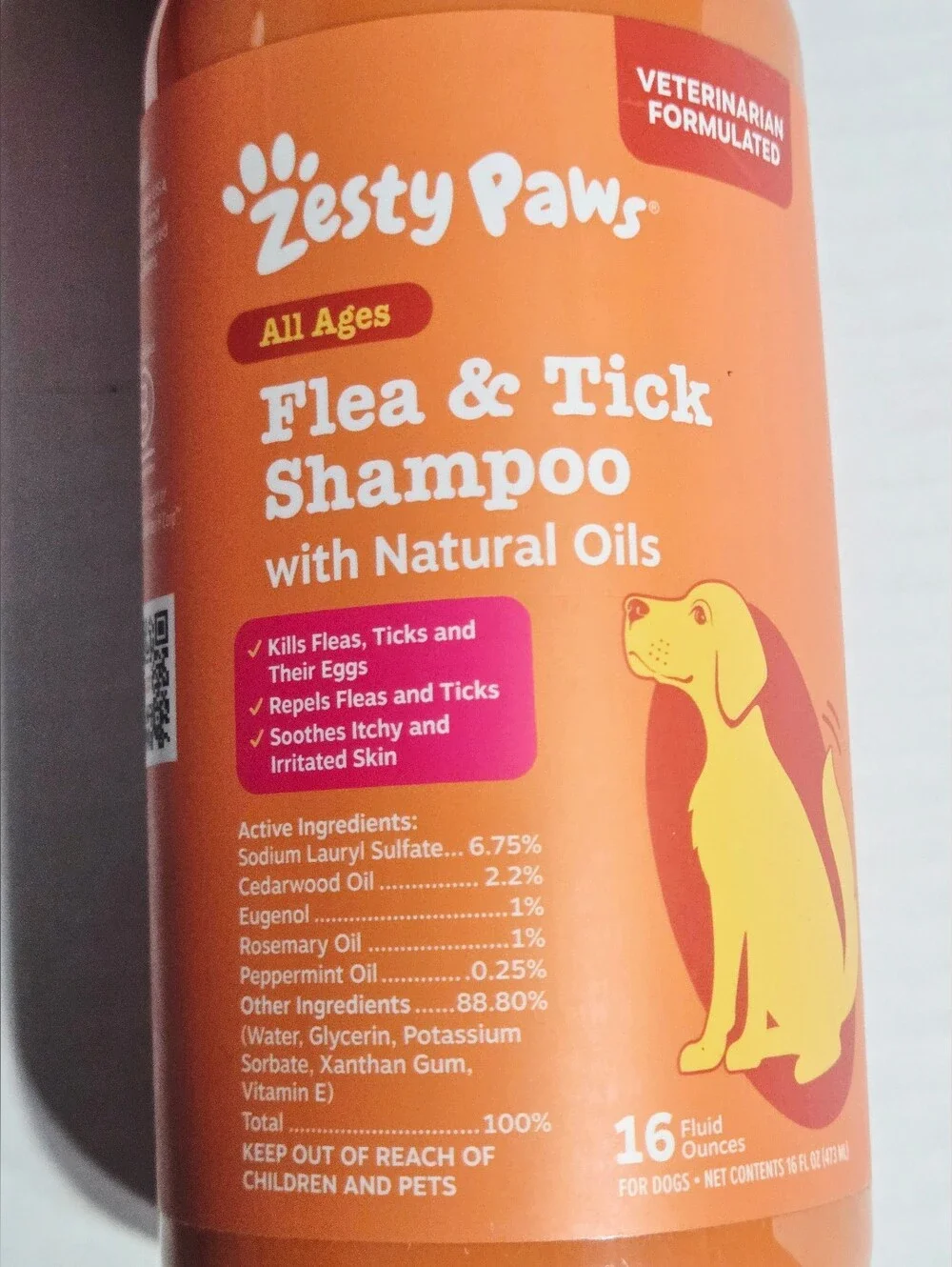 Zesty Paws Flea & Tick Dog Shampoo Natural Oils 16oz Cedarwood Rosemary Exp 2028